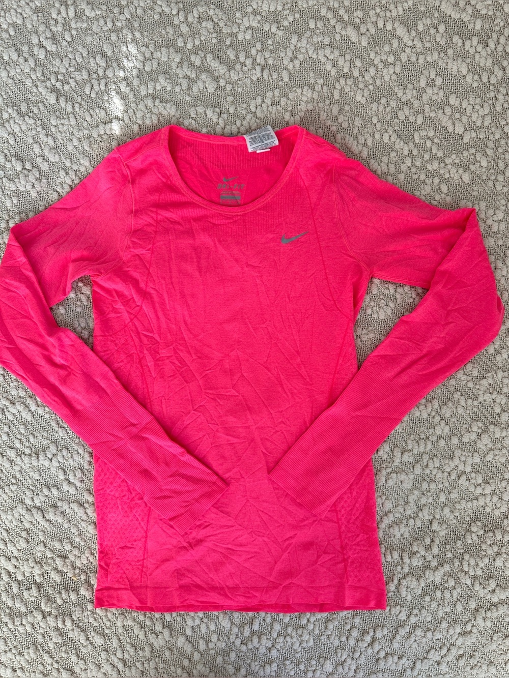 Nike Dri Fit Knit Long Sleeve Running Shirt Womens Small Pink Seamless